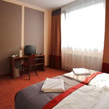 Ivbergs Messe Hotel 3*