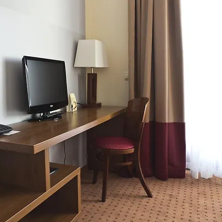 Hotel Ivbergs Messe 3*